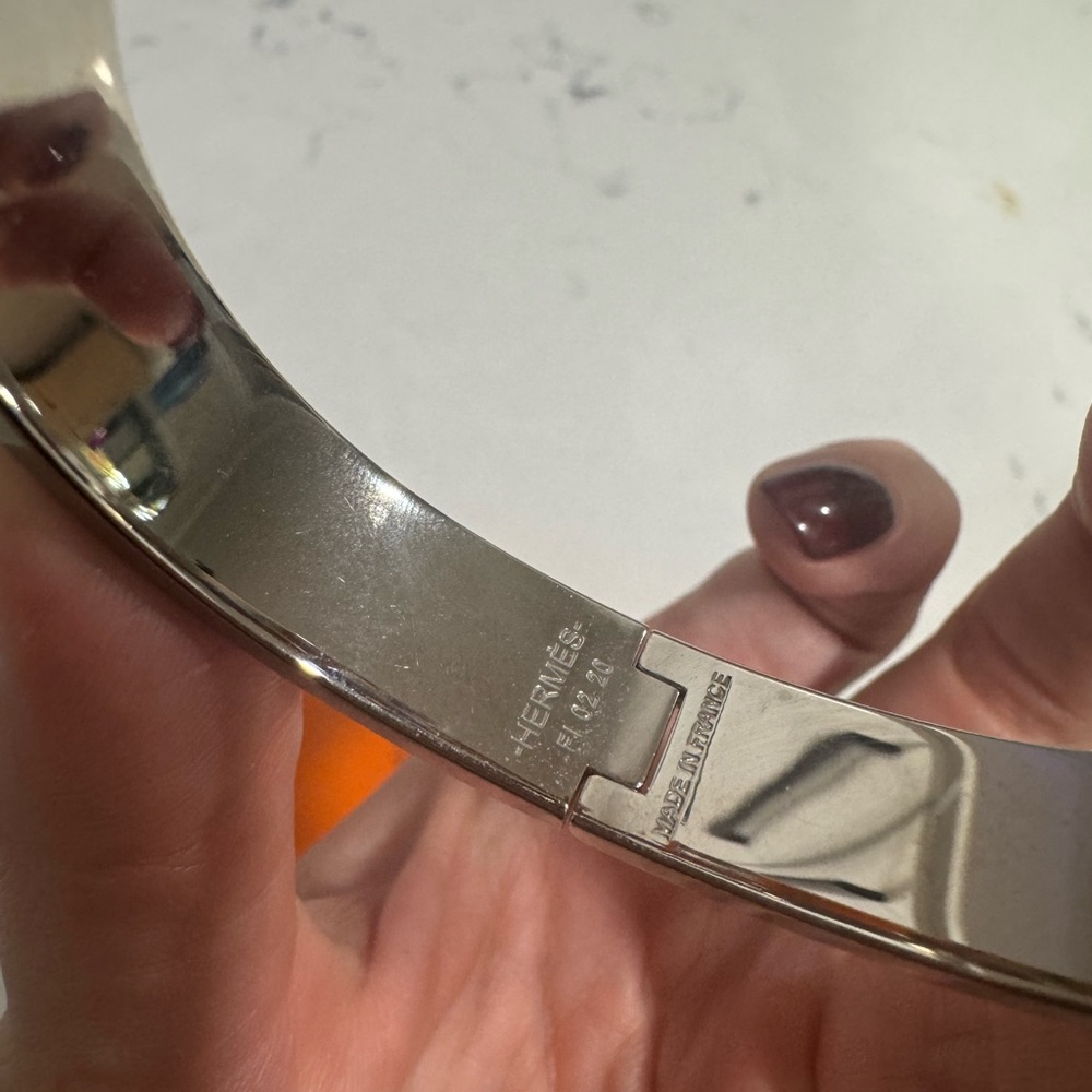 Hermes Clic H Bracelet in White - Picture 4 of 7